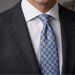 Geoffrey Beene Stain Resistant 100% Silk Tie Blue Geometric Floral Pattern